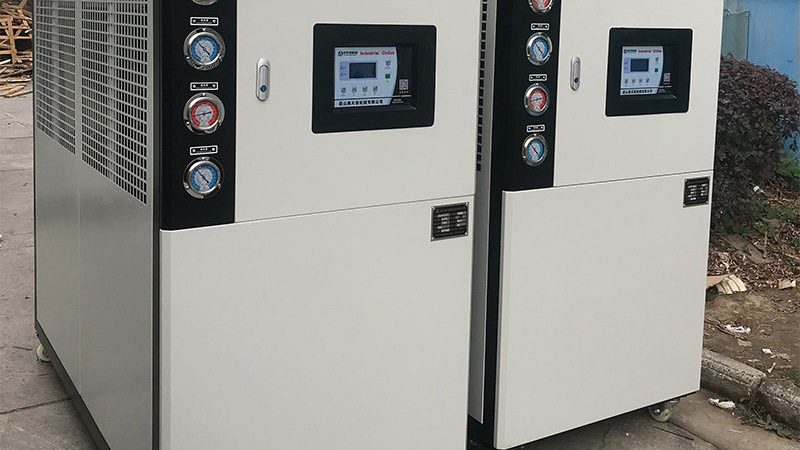 风冷式工业冷水机型号尺寸全解析：选型关键点揭秘**